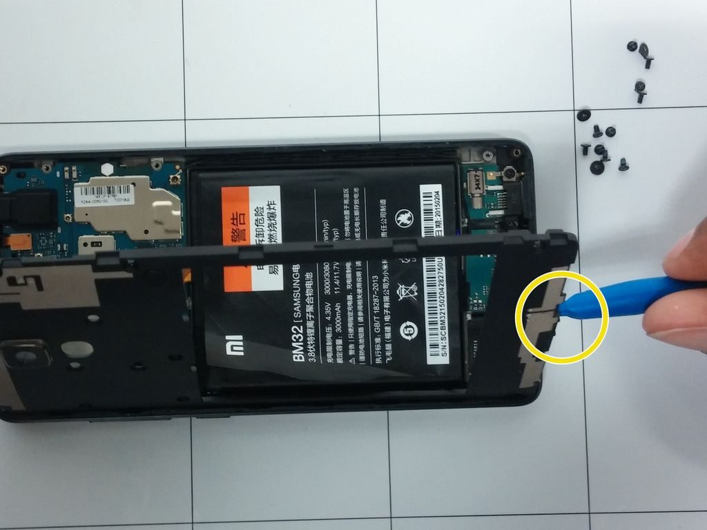 3_320xiaomi20mi4-9073952
